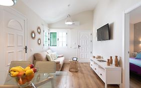 Homeforguest Modern And New Beachfront Apartment