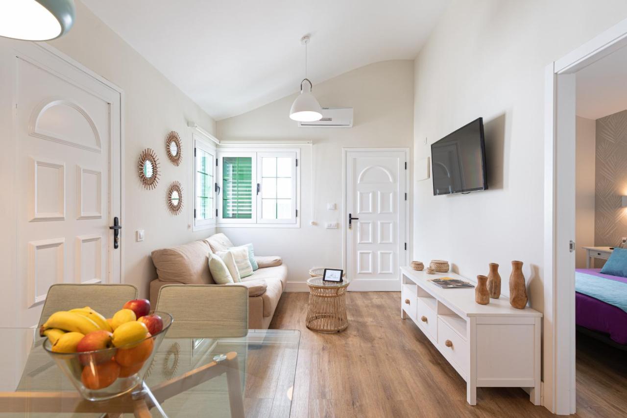 Homeforguest Modern And New Beachfront Apartment La Oliva Esterno foto