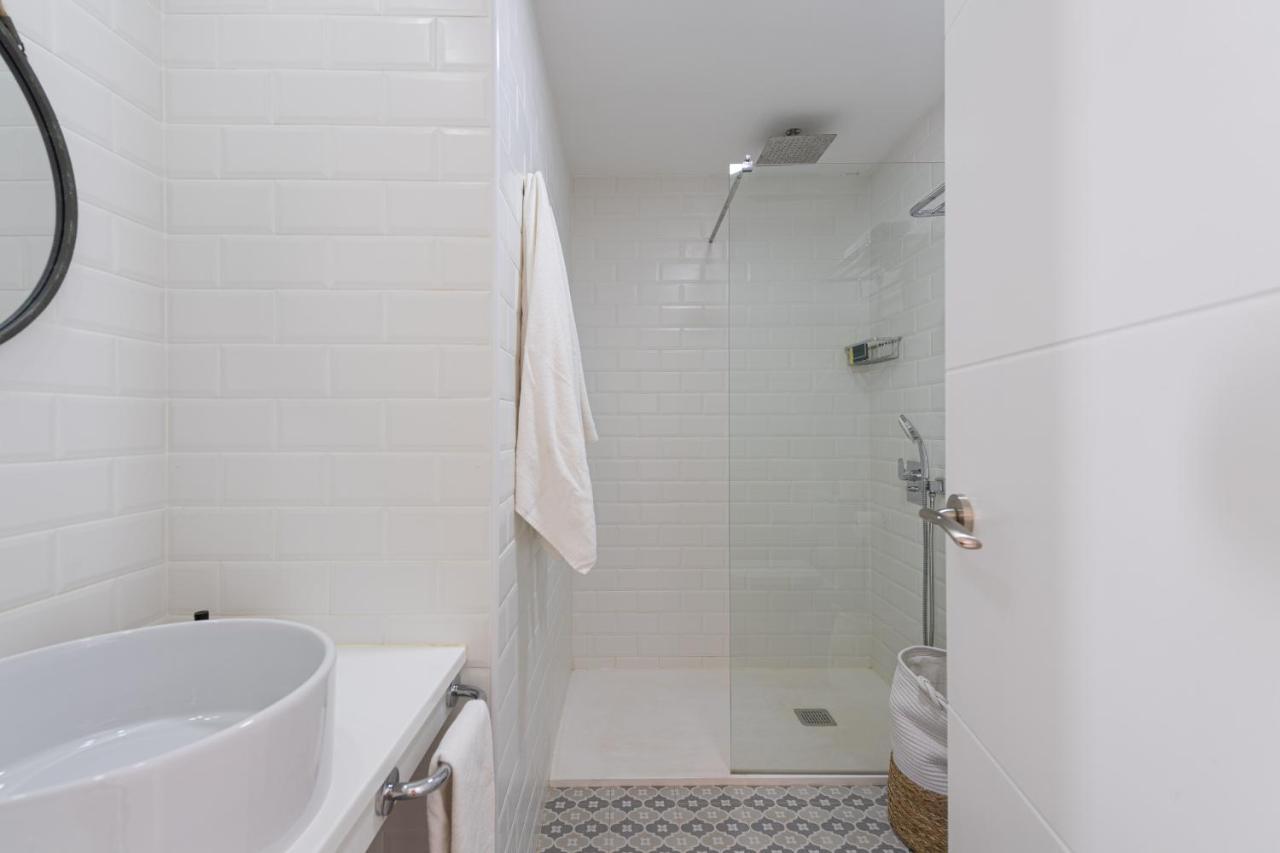 Homeforguest Modern And New Beachfront Apartment La Oliva Esterno foto